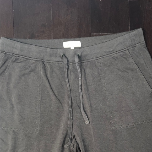 Lou & Grey size Large Woman’s camo color Jogger Pants - Picture 2 of 8